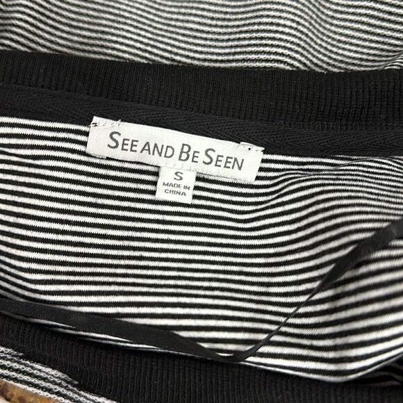 See And Be Seen Round Neck Striped Top With Crochet Sleeves Size S - Picture 5 of 9